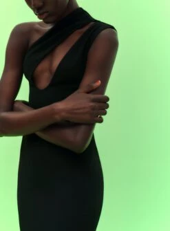 The Krista Maxi Dress In Black -LARA SALES STORE 02 19 SolaceLondon 17 024 v1