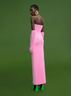 The Bysha Maxi Dress In Bubblegum 5 The Bysha Maxi Dress In Bubblegum -LARA SALES STORE 211118 SolaceLondon PF22 Look 23 034 v2