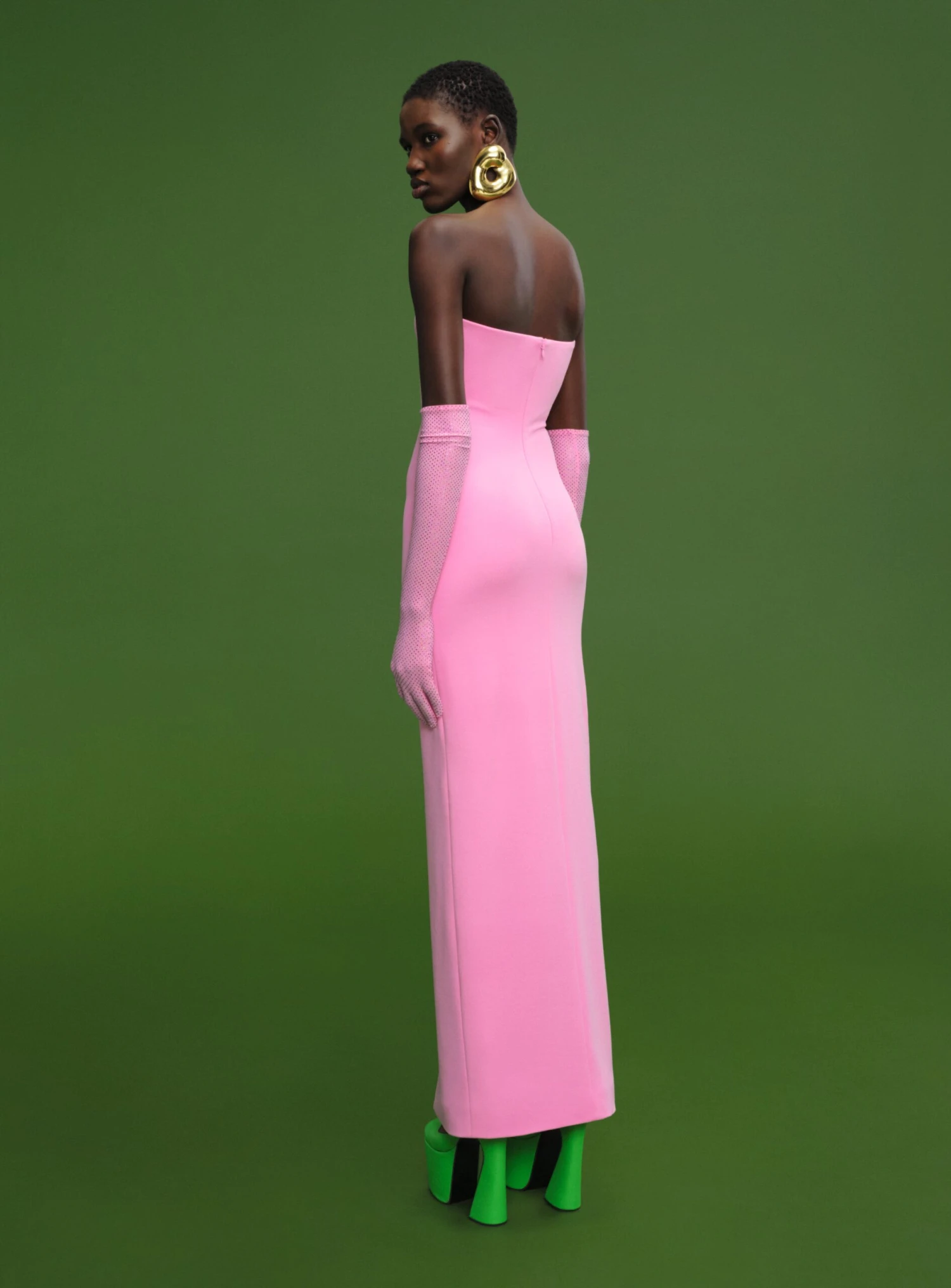 The Bysha Maxi Dress In Bubblegum 3 The Bysha Maxi Dress In Bubblegum - Image 3