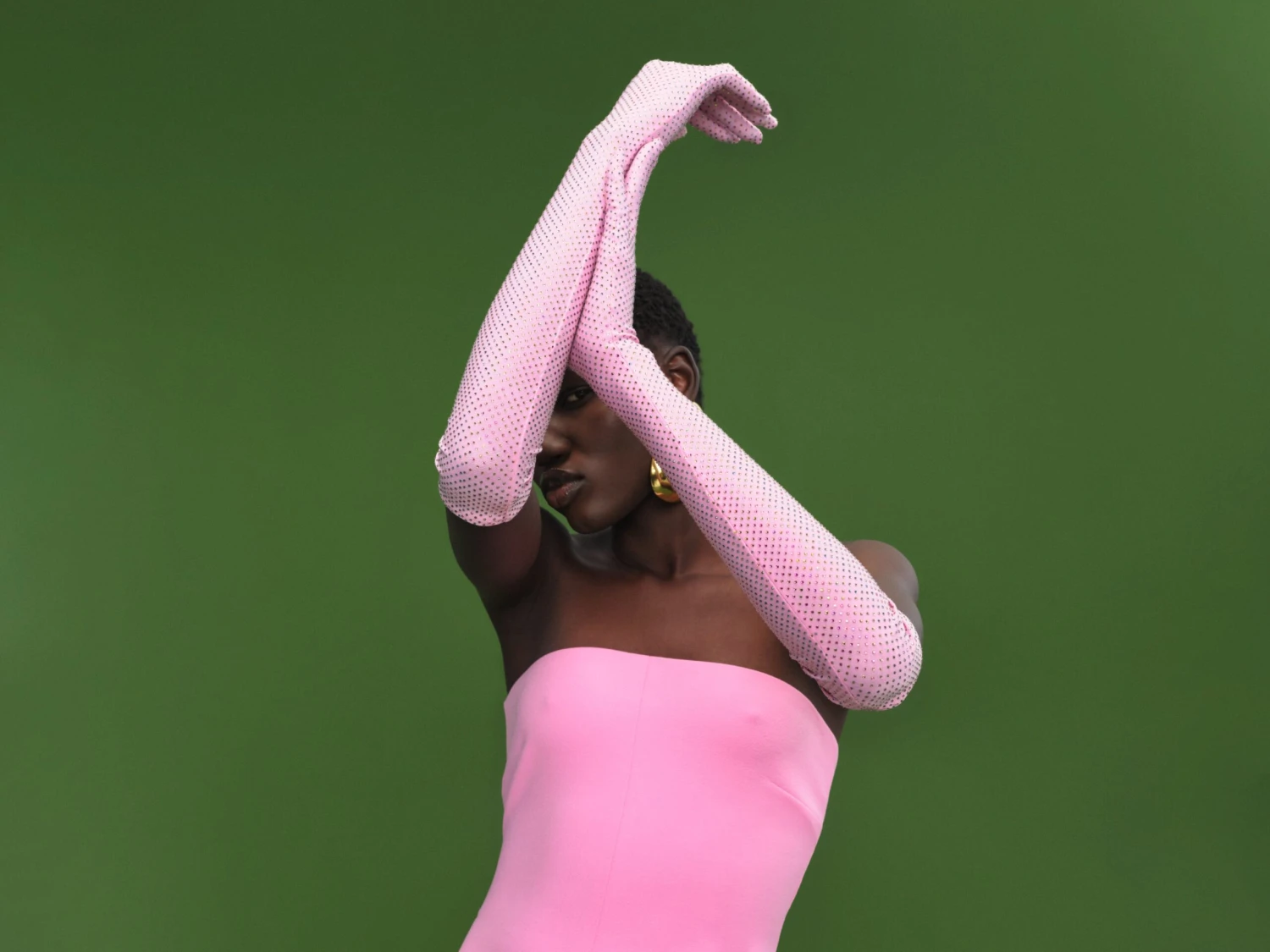 The Bysha Maxi Dress In Bubblegum 2 The Bysha Maxi Dress In Bubblegum - Image 2