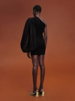 The Iona Mini Dress In Black -LARA SALES STORE 211209 SolaceLondon RS22 Look 06 113 977aa2f5 4341 4d3f 9260 44b531eec853 scaled