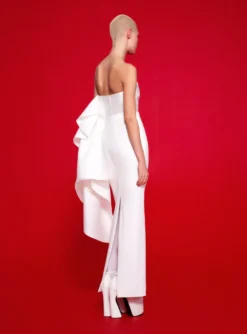 The Milena Maxi Dress In Cream -LARA SALES STORE 220120 SolaceLondon FW22 17 049 v1 scaled