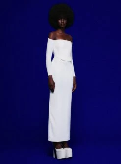 The Kae Maxi Dress In Cream -LARA SALES STORE 220121 SolaceLondon FW22 36 023 v1