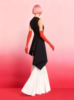 The Pippa Top In Black -LARA SALES STORE 220408 SolaceLondon RS23 24 162 R1 scaled