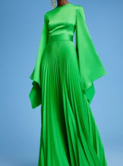The Sage Maxi Dress In Green -LARA SALES STORE 220718 SolaceLondon SS23 37 180 R1 scaled