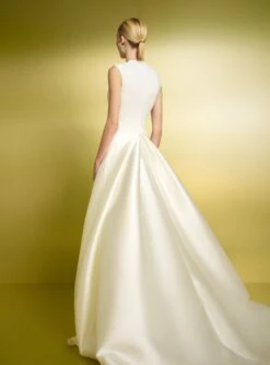 The Flor Maxi Dress In Cream -LARA SALES STORE 221020 SolaceLondon PF23 04 146 R1