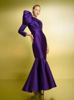 The Heyam Maxi Dress In Amethyst 7 The Heyam Maxi Dress In Amethyst -LARA SALES STORE 221020 SolaceLondon PF23 19 056 R1