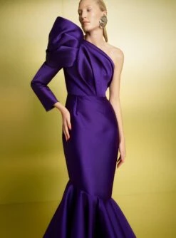 The Heyam Maxi Dress In Amethyst 8 The Heyam Maxi Dress In Amethyst -LARA SALES STORE 221020 SolaceLondon PF23 19 066 R1