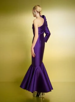 The Heyam Maxi Dress In Amethyst 9 The Heyam Maxi Dress In Amethyst -LARA SALES STORE 221020 SolaceLondon PF23 19 112 R1