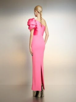 The Iyana Maxi Dress In Pink -LARA SALES STORE 221021 SolaceLondon PF23 34 114 R1