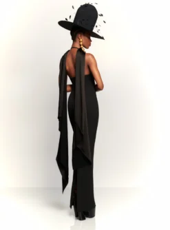 The Dahlia Maxi Dress In Black -LARA SALES STORE 230309 SolaceLondon RS23 02 055 R1 scaled